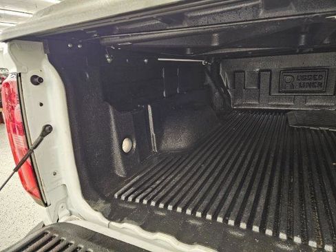 Used 2022 Chevrolet Colorado W/T w/ WT Convenience Package AWD/4WD image 34