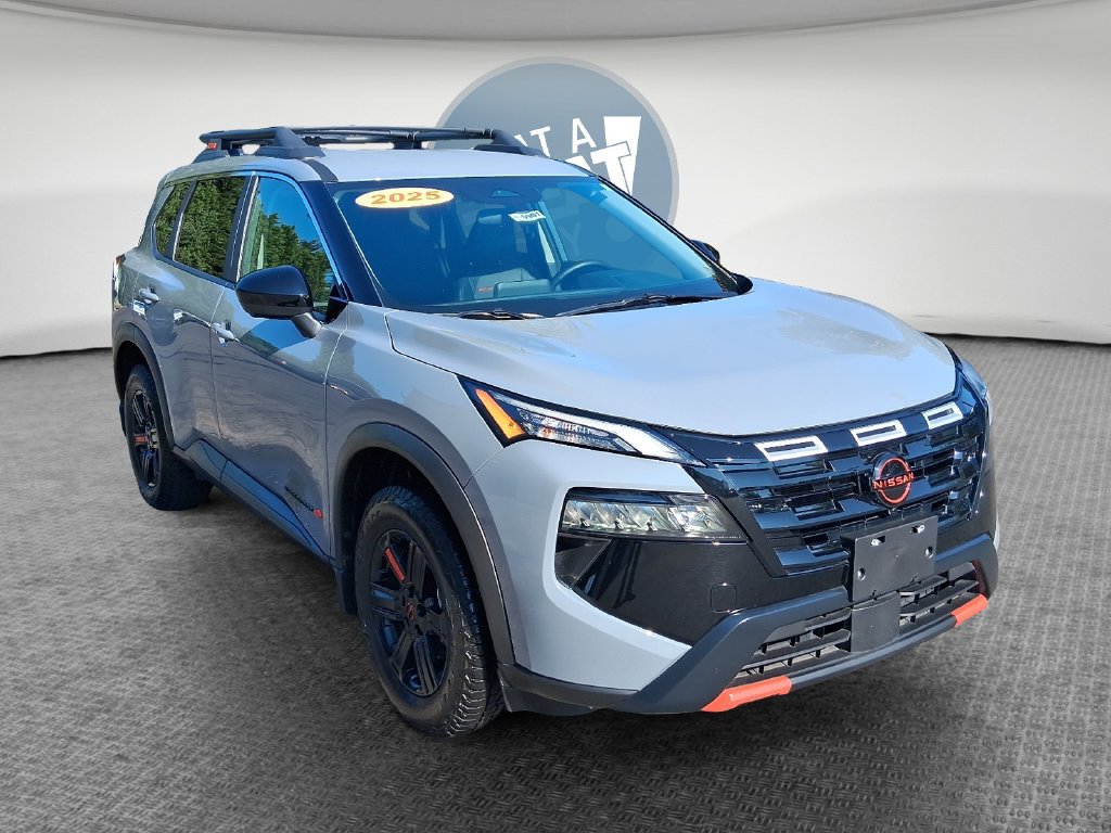 Used 2025 Nissan Rogue SV AWD/4WD image 1