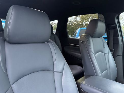 Certified 2023 Buick Enclave Essence image 19