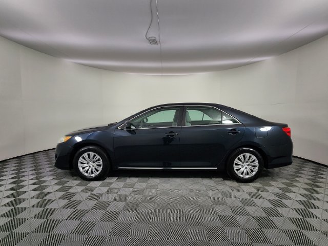 Used 2014 Toyota Camry LE w/ Fleet Convenience Package FWD image 2