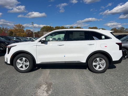 New 2026 Kia Sorento LX FWD image 2