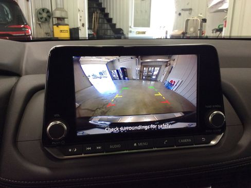 Used 2024 Nissan Rogue SV image 25