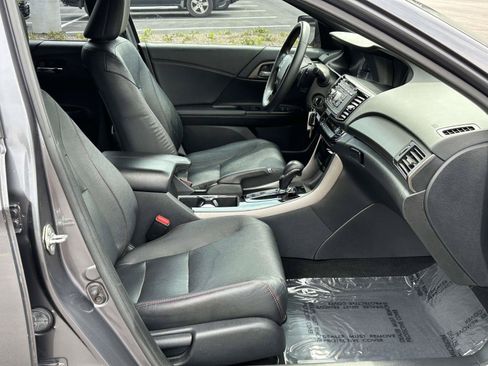 Used 2017 Honda Accord Sport Special Edition image 6