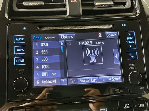 Used 2018 Toyota Prius Three Touring image 21