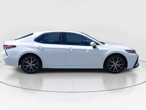 Used 2023 Toyota Camry SE FWD image 8