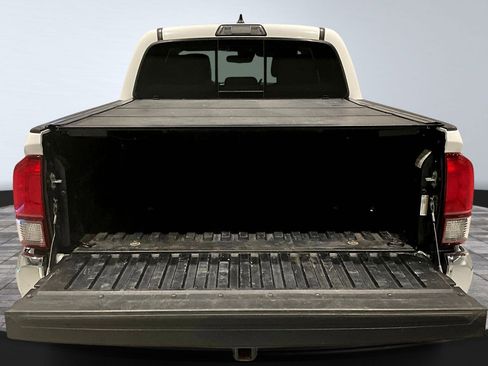 Used 2019 Toyota Tacoma SR5 image 7
