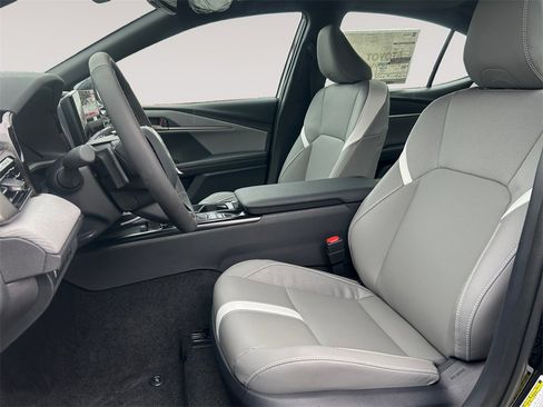 New 2026 Toyota Camry SE image 9