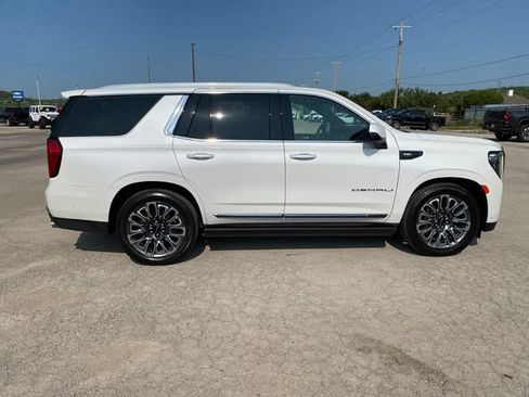 Used 2023 GMC Yukon Denali Ultimate AWD/4WD image 7