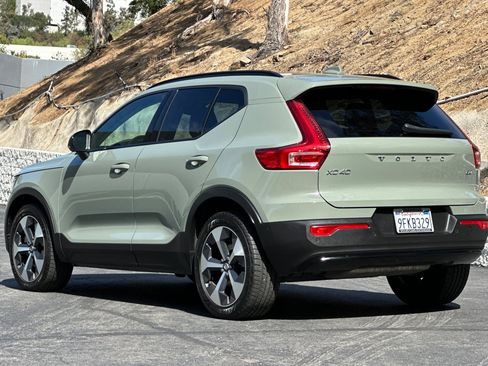 Used 2023 Volvo XC40 B4 Ultimate FWD image 6