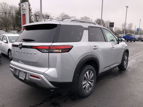 New 2025 Nissan Pathfinder SL image 13