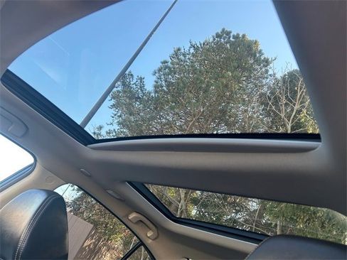 Used 2017 Nissan Maxima Platinum image 19