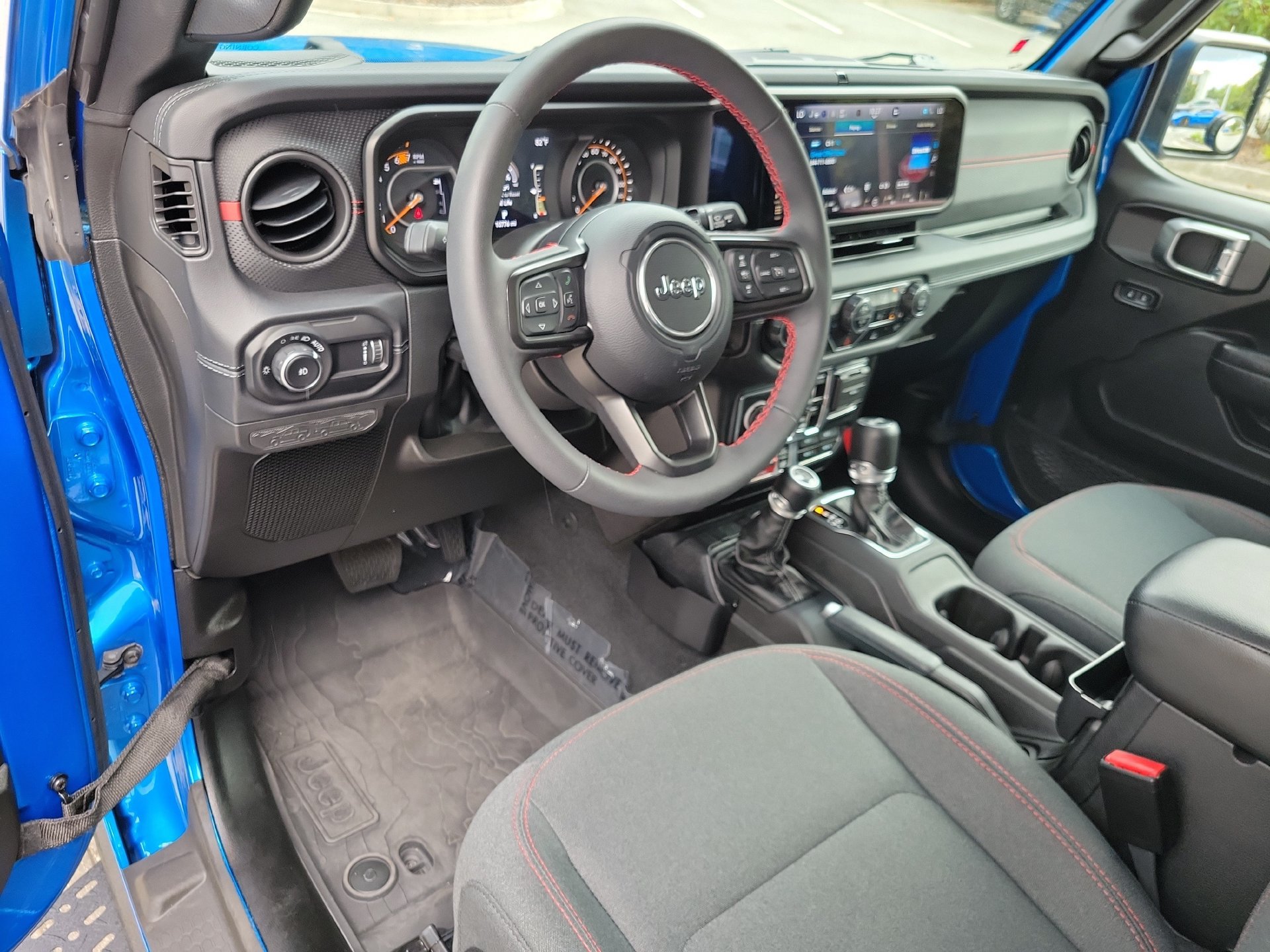 Used 2024 Jeep Wrangler Unlimited Rubicon w/ Technology Group AWD/4WD image 20