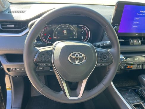 Used 2023 Toyota RAV4 XLE Premium image 14