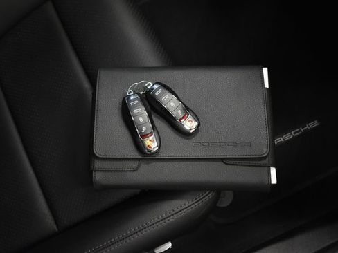 Used 2018 Porsche 718 Cayman S RWD image 6