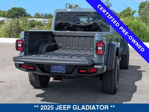 Used 2025 Jeep Gladiator Mojave w/ Safety Group image 16