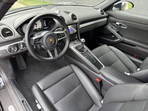 Certified 2025 Porsche 718 Cayman image 4