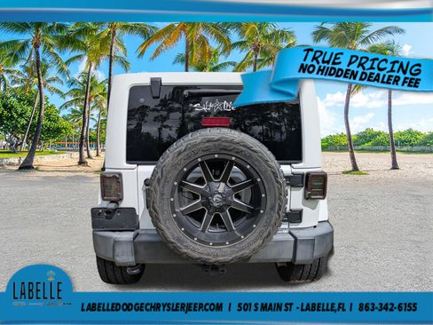 Used 2016 Jeep Wrangler Unlimited Sahara w/ Connectivity Group AWD/4WD image 5