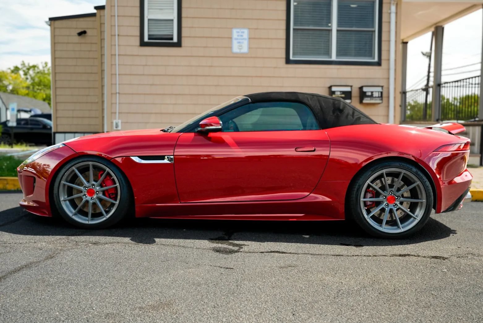 Used 2016 Jaguar F-TYPE R AWD/4WD image 20