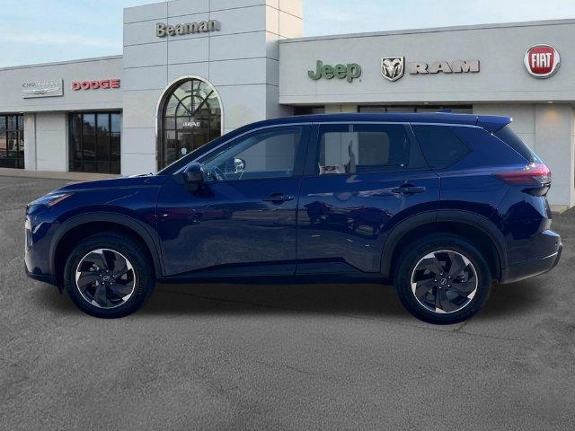 Used 2025 Nissan Rogue SV AWD/4WD image 4