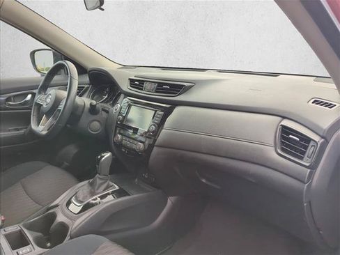 Used 2018 Nissan Rogue SV FWD image 25