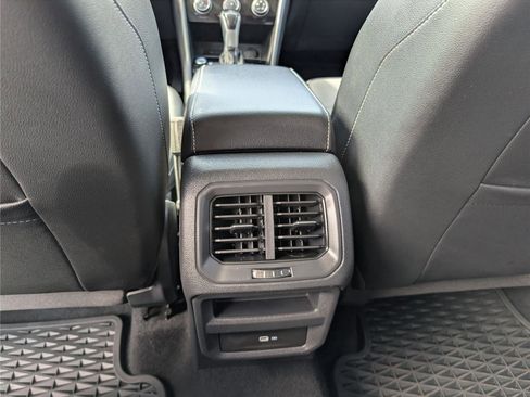 Used 2023 Volkswagen Taos SE image 20