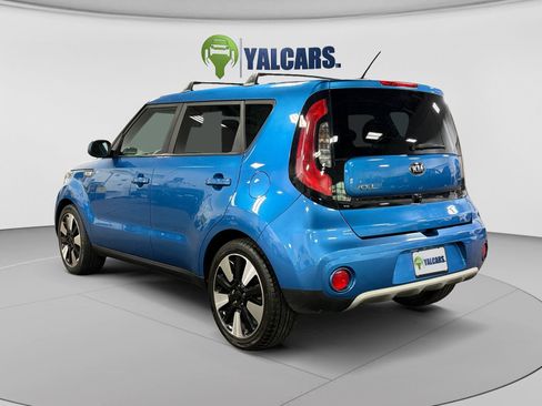 Used 2019 Kia Soul + FWD image 3