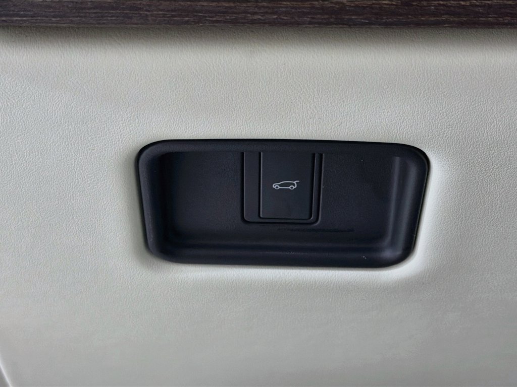 Used 2023 Land Rover Range Rover SE AWD/4WD image 10
