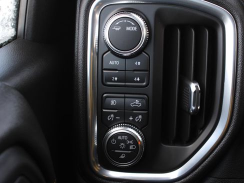 Used 2022 GMC Sierra 1500 AT4 w/ AT4 Premium Package image 9