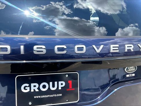 Used 2018 Land Rover Discovery SE AWD/4WD image 10