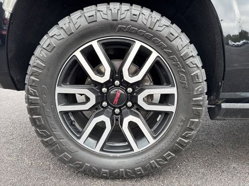 Used 2021 GMC Yukon AT4 w/ AT4 Premium Plus Package image 16