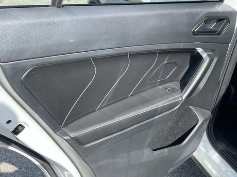 Used 2022 Volkswagen Tiguan SE R-Line image 22