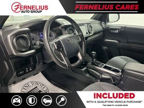 Used 2017 Toyota Tacoma TRD Sport image 37