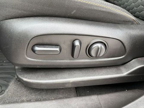 Used 2018 Chevrolet Equinox LT image 14