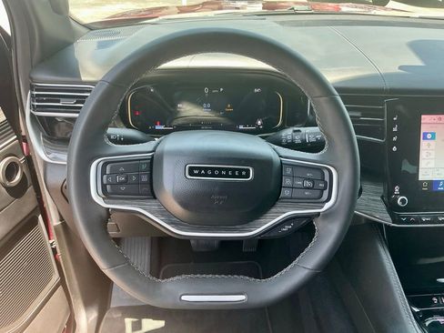 Used 2022 Jeep Wagoneer Series III w/ Flexible Seating Group AWD/4WD image 19