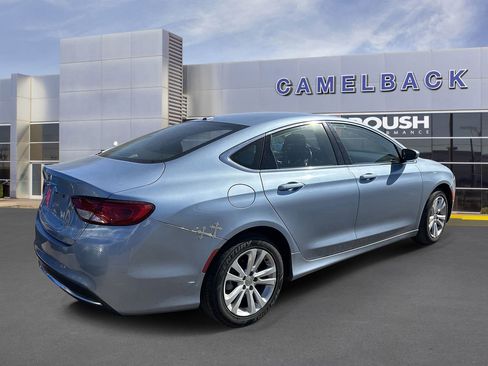 Used 2015 Chrysler 200 Limited w/ Convenience Group image 5