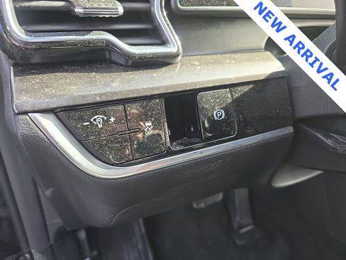 Used 2024 Kia Sportage EX image 11