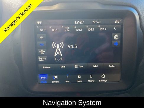 Used 2023 Jeep Renegade Latitude image 2