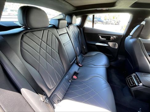 Used 2023 Mercedes-Benz EQE 500 4MATIC Sedan image 26