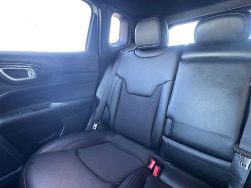 Used 2025 Jeep Compass Trailhawk image 38