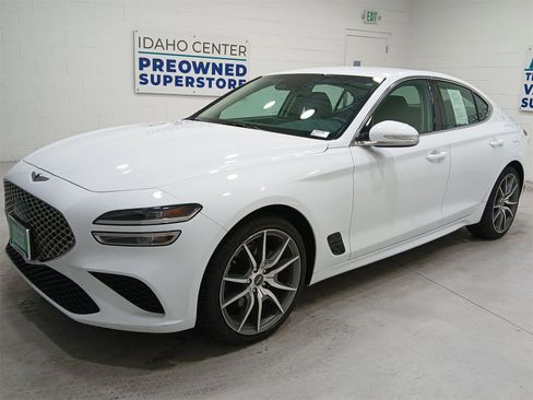 Used 2023 Genesis G70 2.0T image 4