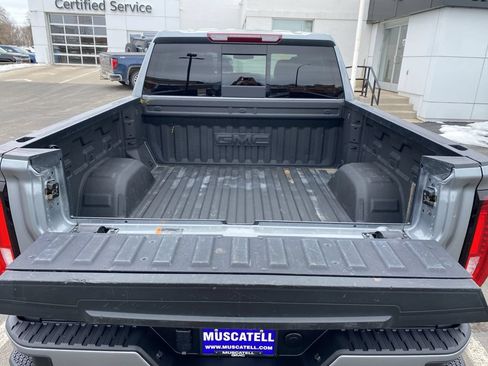 Used 2025 GMC Sierra 1500 AT4 w/ AT4 Premium Package AWD/4WD image 31