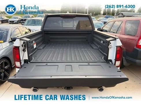 Certified 2025 Honda Ridgeline Black Edition image 13