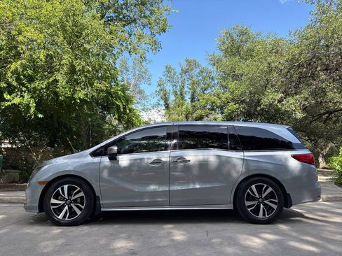 Used 2019 Honda Odyssey Elite image 1