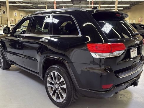 Used 2018 Jeep Grand Cherokee Overland w/ Trailer Tow Group IV RWD image 7