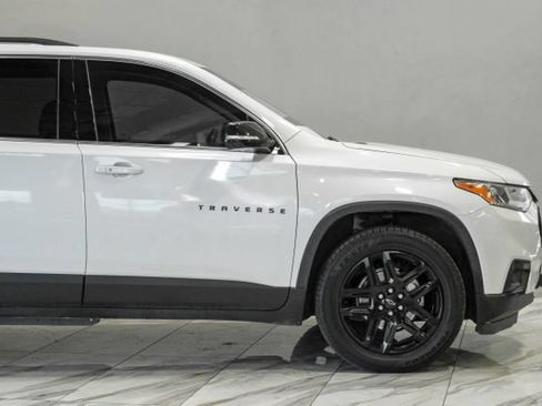 Used 2020 Chevrolet Traverse LT FWD image 17