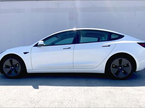 Used 2023 Tesla Model 3 Standard Range RWD image 3