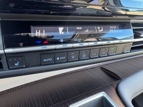 Certified 2024 Toyota Sienna XLE image 15