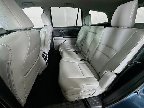 Used 2018 Honda Pilot Touring image 33