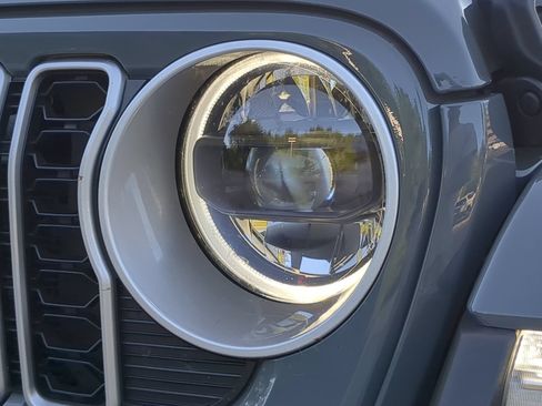 Used 2025 Jeep Wrangler Unlimited Sahara AWD/4WD image 44