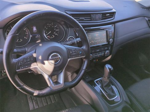 Used 2020 Nissan Rogue SV w/ Sun & Sound Touring Package image 15